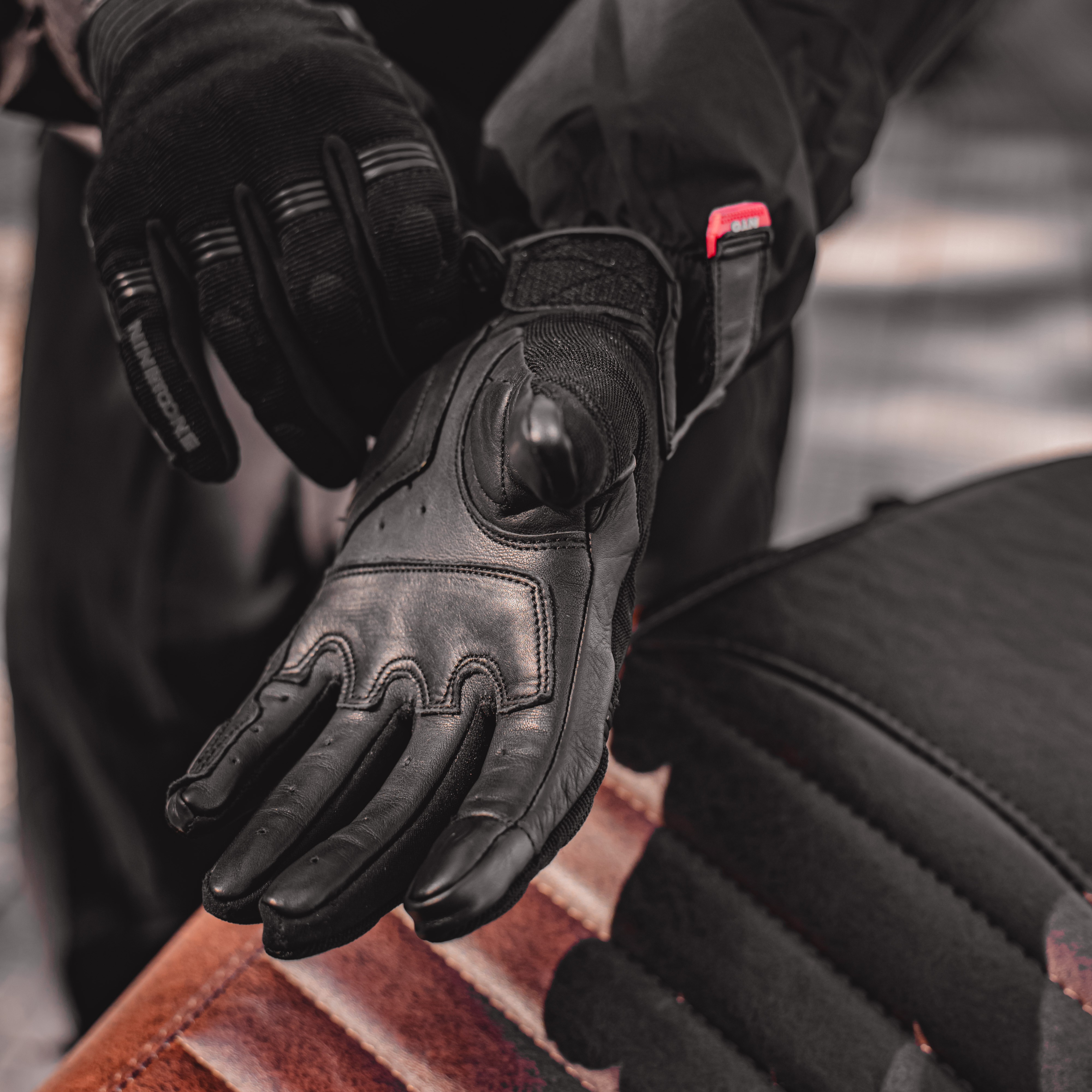 Guantes NTO Urban Evo II Hombre Negro